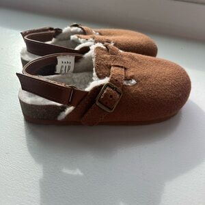 GAP Tan Kids Slippers with Buckle